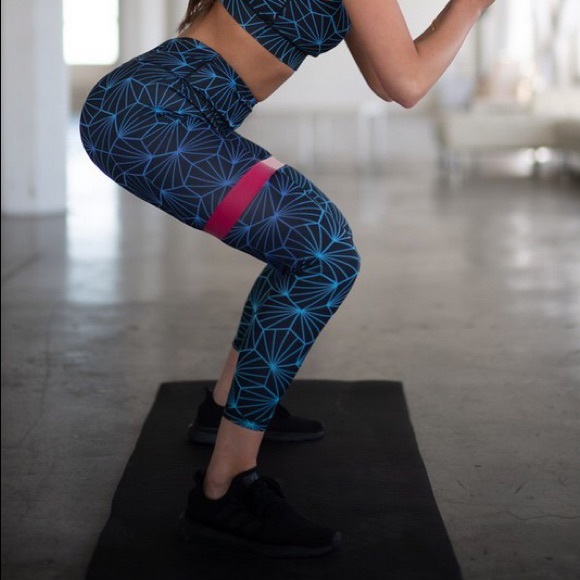 Honeycomb Print Design Workout Legging - Picture 3 of 5